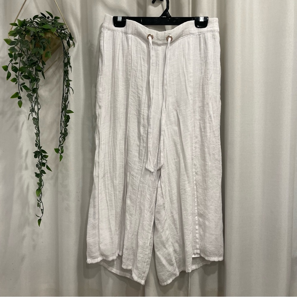 Cropped White Flowy Pants